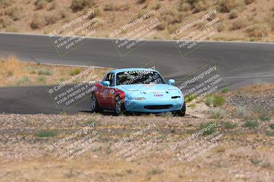 media/Jun-01-2025-CalClub SCCA (Sun) [[eae223c5dd]]/Group 5/Qualifying/